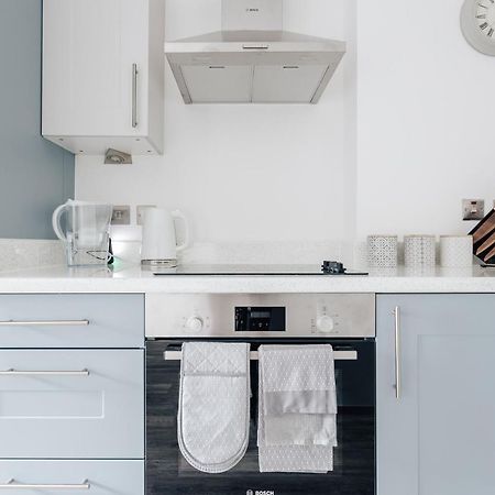Contemporary Two Bedroom Duplex - Secluded Residence With Parking In A Prime Central Location Bournemouth Buitenkant foto