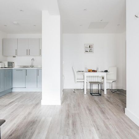 Contemporary Two Bedroom Duplex - Secluded Residence With Parking In A Prime Central Location Bournemouth Buitenkant foto