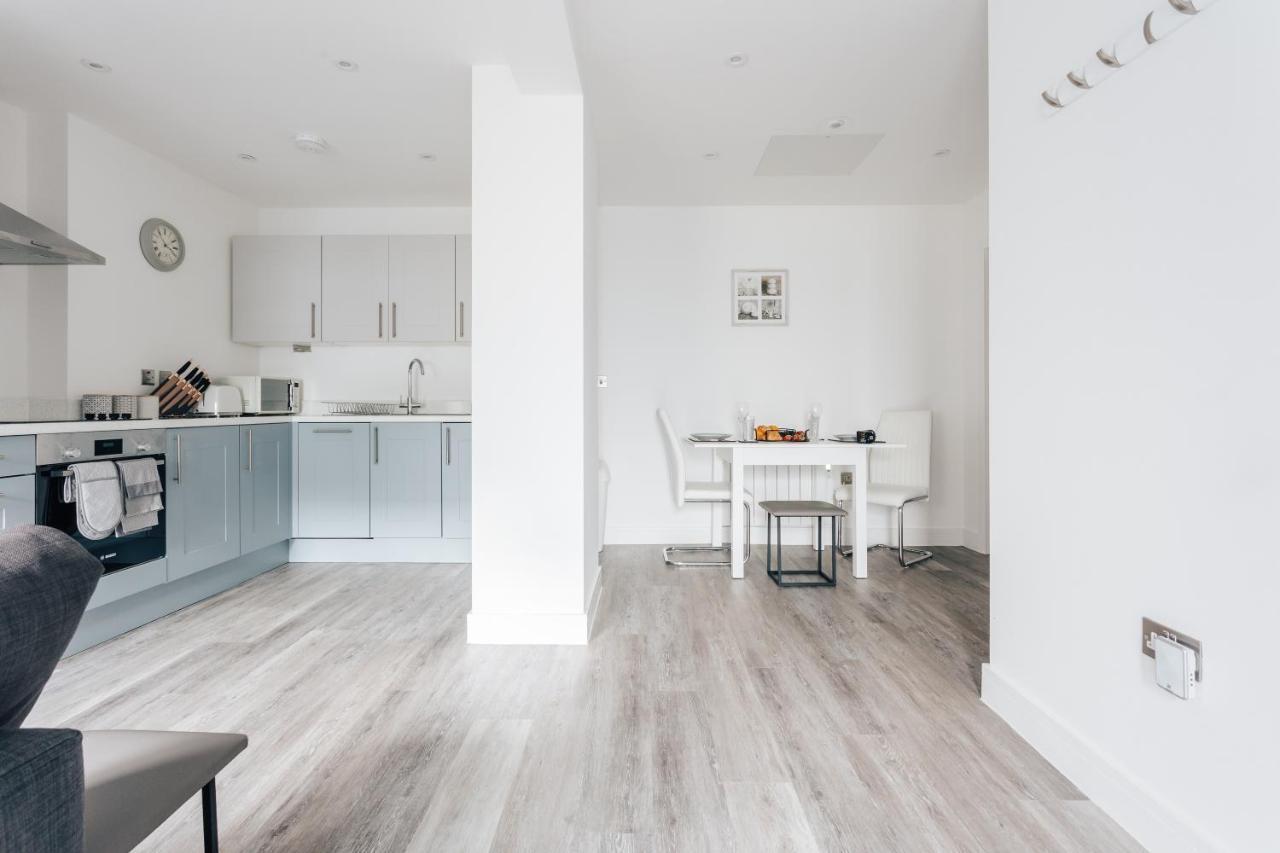 Contemporary Two Bedroom Duplex - Secluded Residence With Parking In A Prime Central Location Bournemouth Buitenkant foto