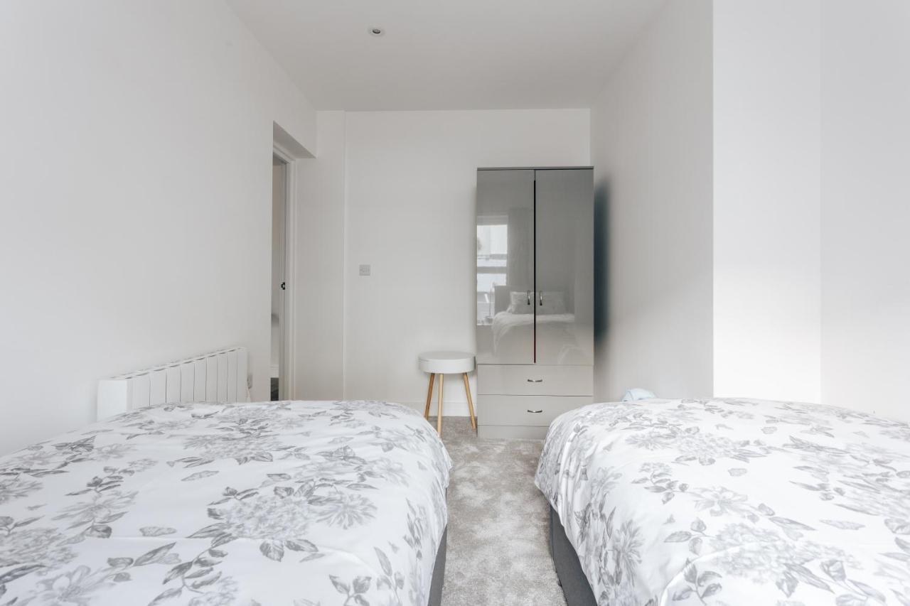 Contemporary Two Bedroom Duplex - Secluded Residence With Parking In A Prime Central Location Bournemouth Buitenkant foto