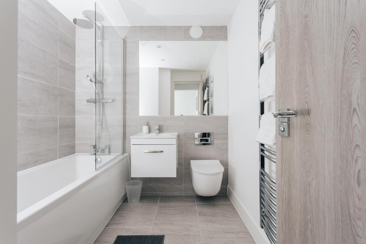 Contemporary Two Bedroom Duplex - Secluded Residence With Parking In A Prime Central Location Bournemouth Buitenkant foto