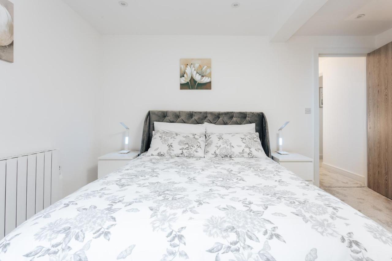 Contemporary Two Bedroom Duplex - Secluded Residence With Parking In A Prime Central Location Bournemouth Buitenkant foto