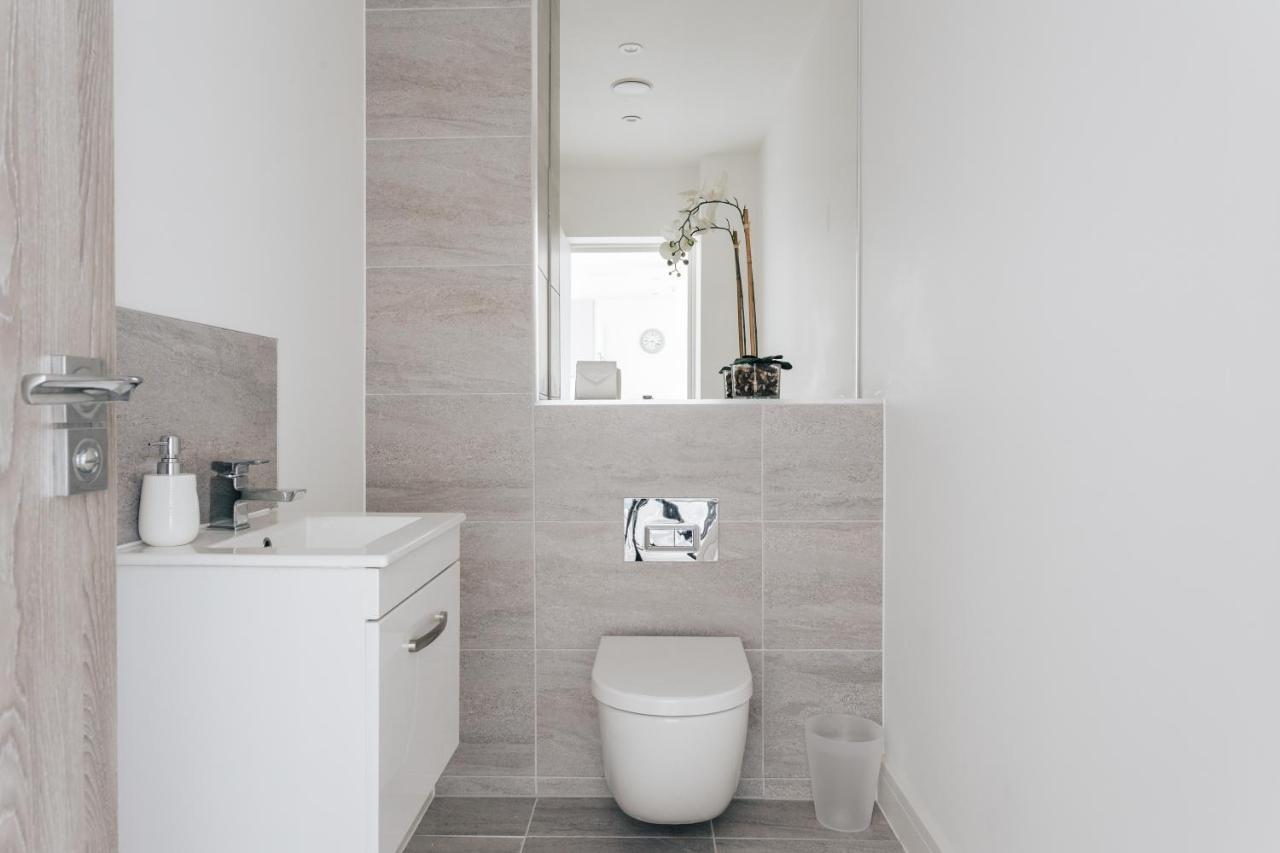 Contemporary Two Bedroom Duplex - Secluded Residence With Parking In A Prime Central Location Bournemouth Buitenkant foto