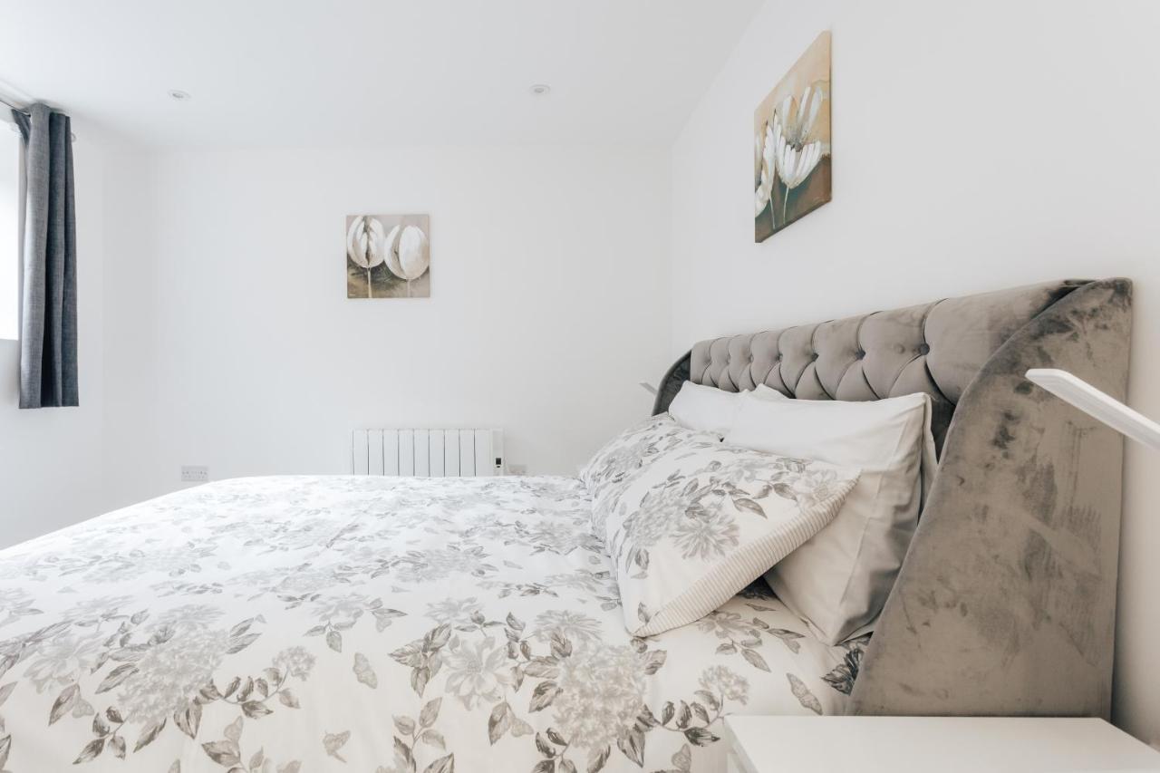 Contemporary Two Bedroom Duplex - Secluded Residence With Parking In A Prime Central Location Bournemouth Buitenkant foto